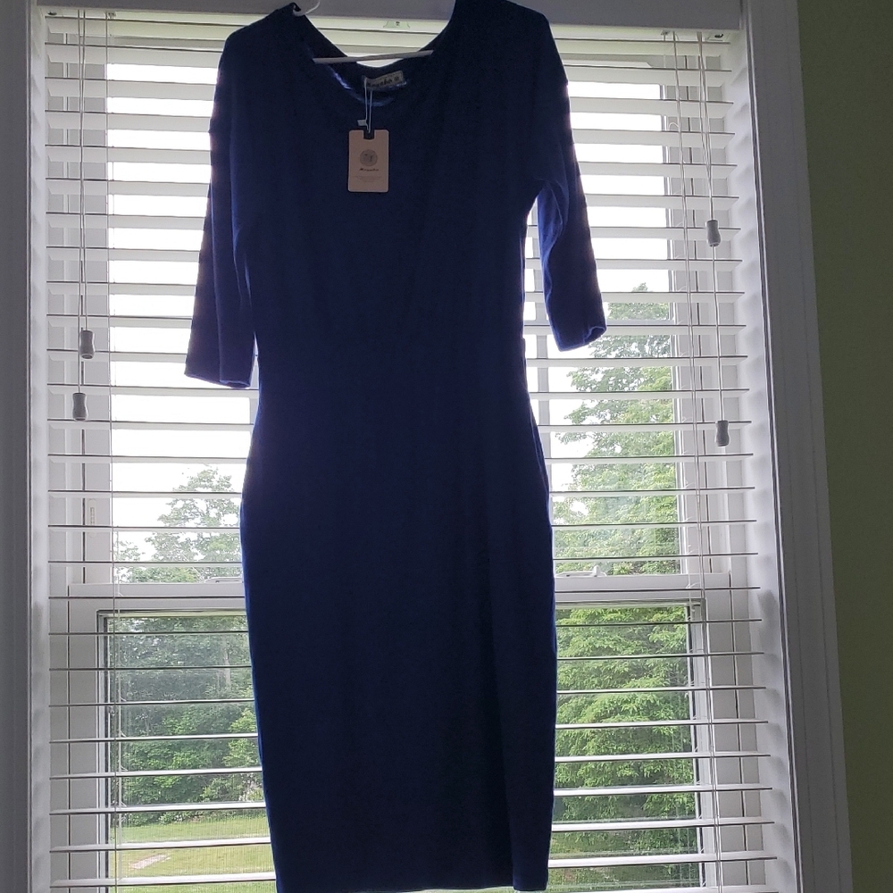 Blue Sheath Dress with 3/4 Sleeves and Crew Neck
